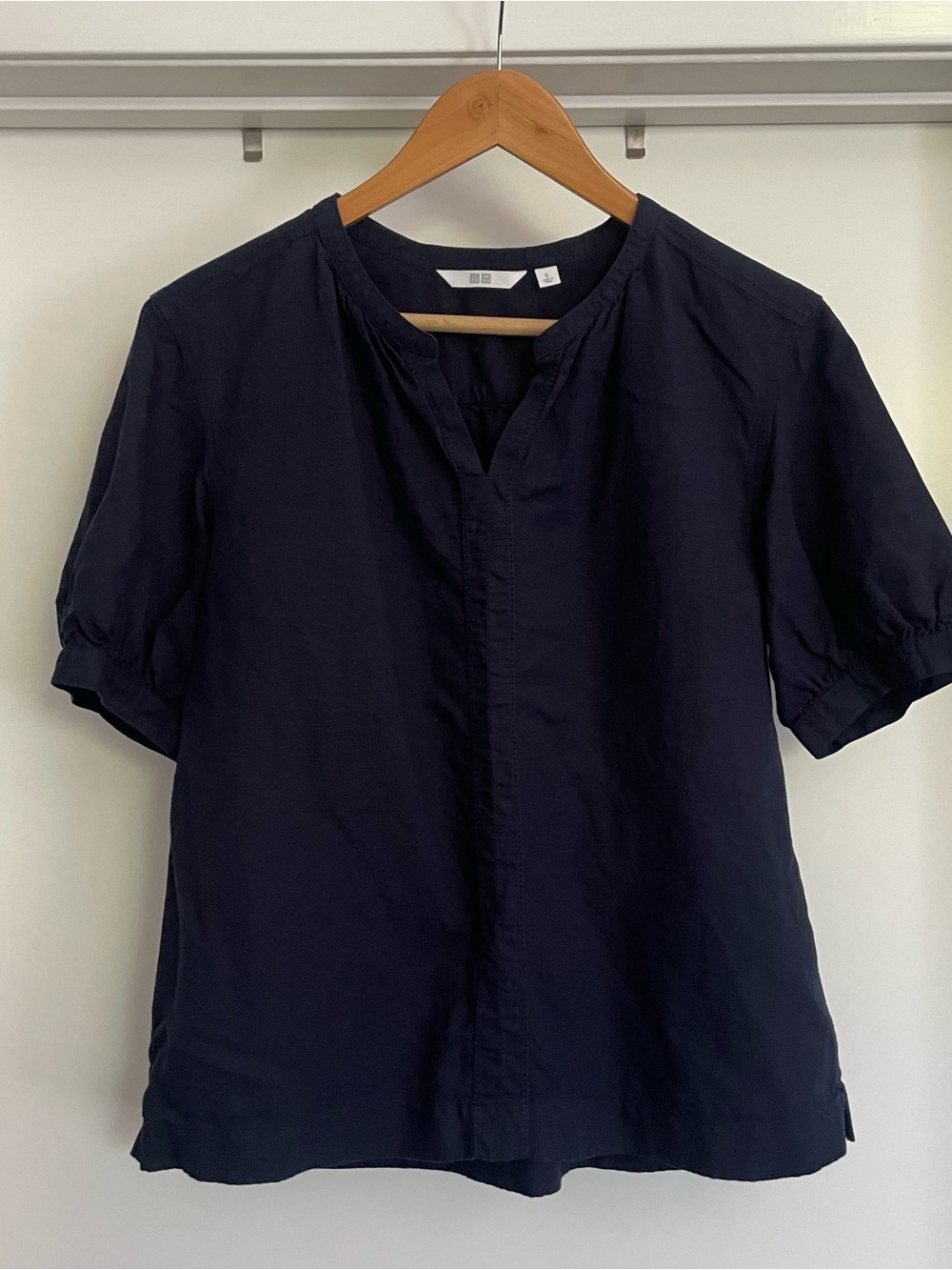 Uniqlo Dark Navy Short-Sleeve Pullover Blouse